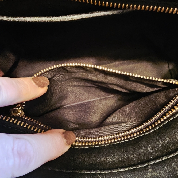 Tory Burch Flemming Tote - Picture 9 of 11